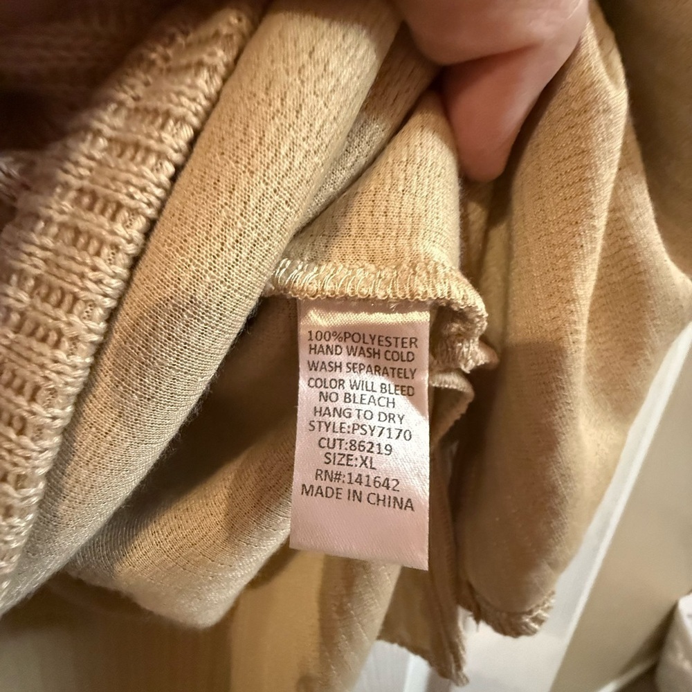 She + Sky Beige Ribbed Knit Top - Picture 3 of 5